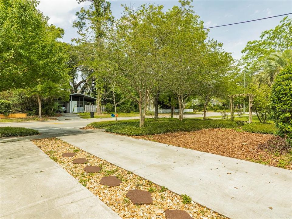 For Rent: $2,900 (3 beds, 2 baths, 1612 Square Feet)