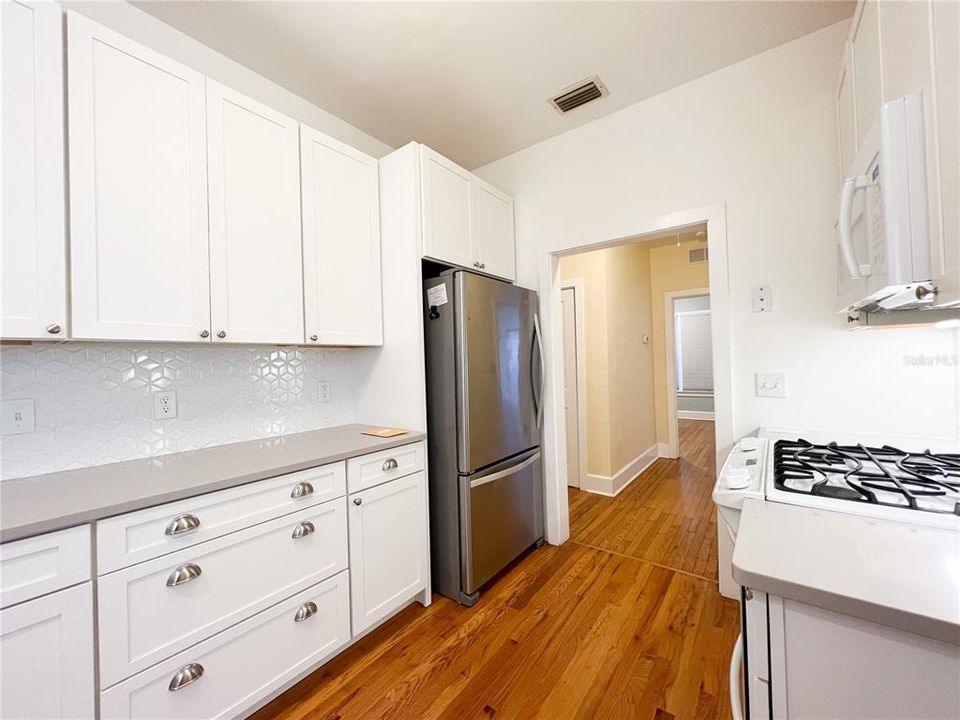 For Rent: $2,900 (3 beds, 2 baths, 1612 Square Feet)