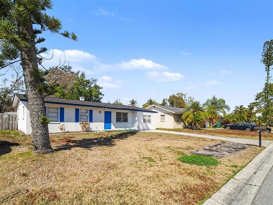 For Rent: $1,800 (3 beds, 1 baths, 1208 Square Feet)