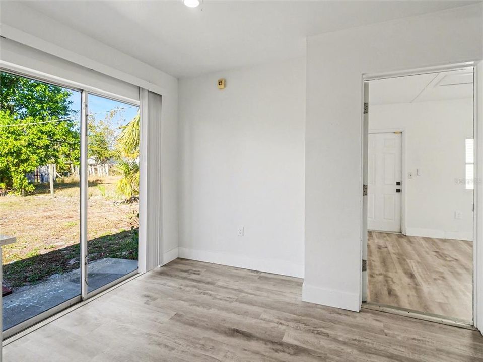 For Rent: $1,800 (3 beds, 1 baths, 1208 Square Feet)