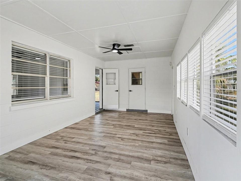 For Rent: $1,800 (3 beds, 1 baths, 1208 Square Feet)