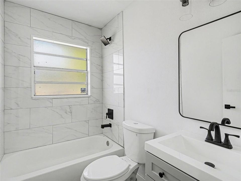 For Rent: $1,800 (3 beds, 1 baths, 1208 Square Feet)
