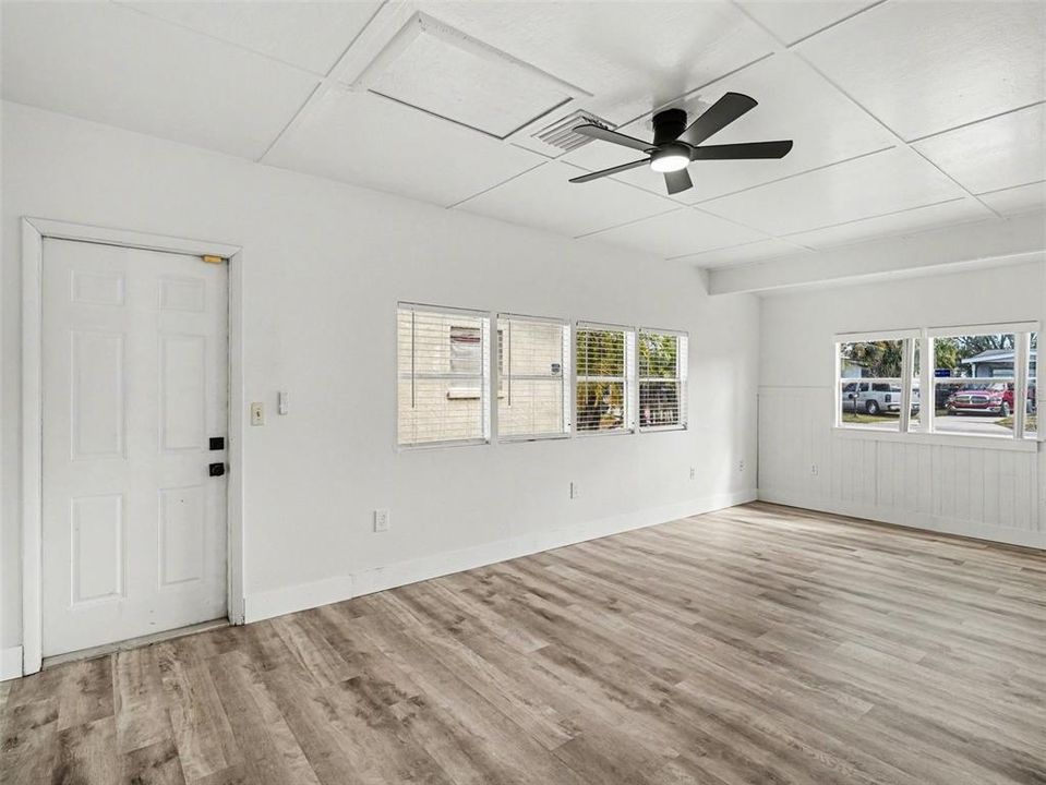 For Rent: $1,800 (3 beds, 1 baths, 1208 Square Feet)