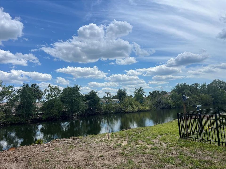 En Venta: $265,000 (0.13 acres)