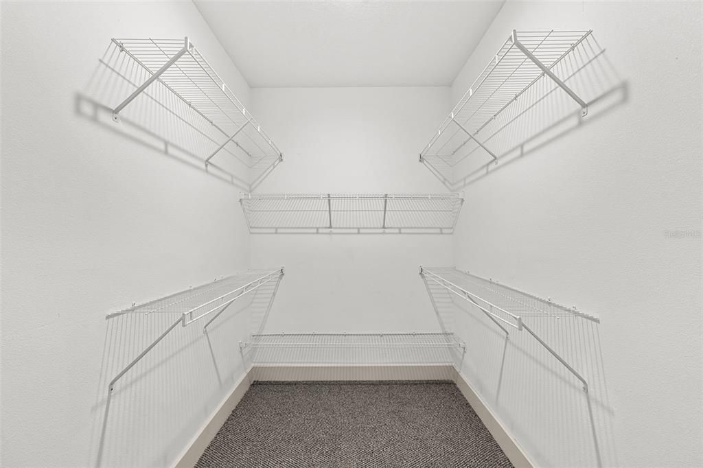 En Venta: $749,900 (4 camas, 3 baños, 2210 Pies cuadrados)