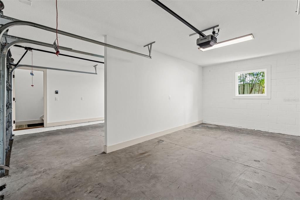 En Venta: $749,900 (4 camas, 3 baños, 2210 Pies cuadrados)