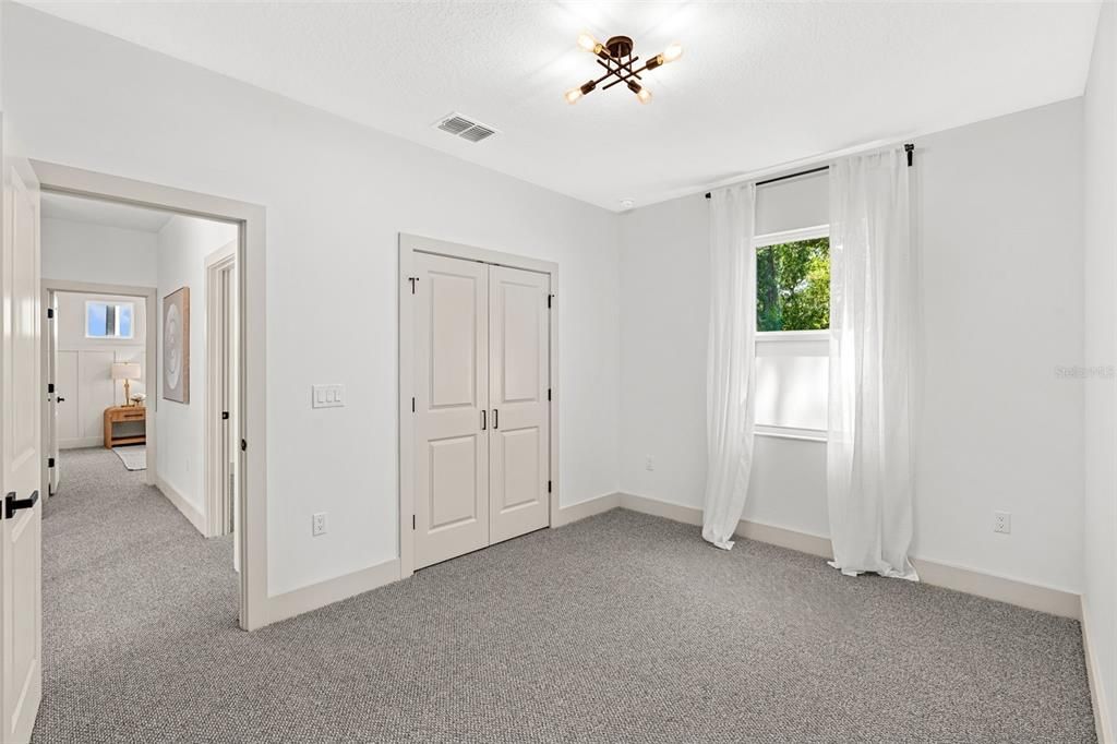 En Venta: $749,900 (4 camas, 3 baños, 2210 Pies cuadrados)