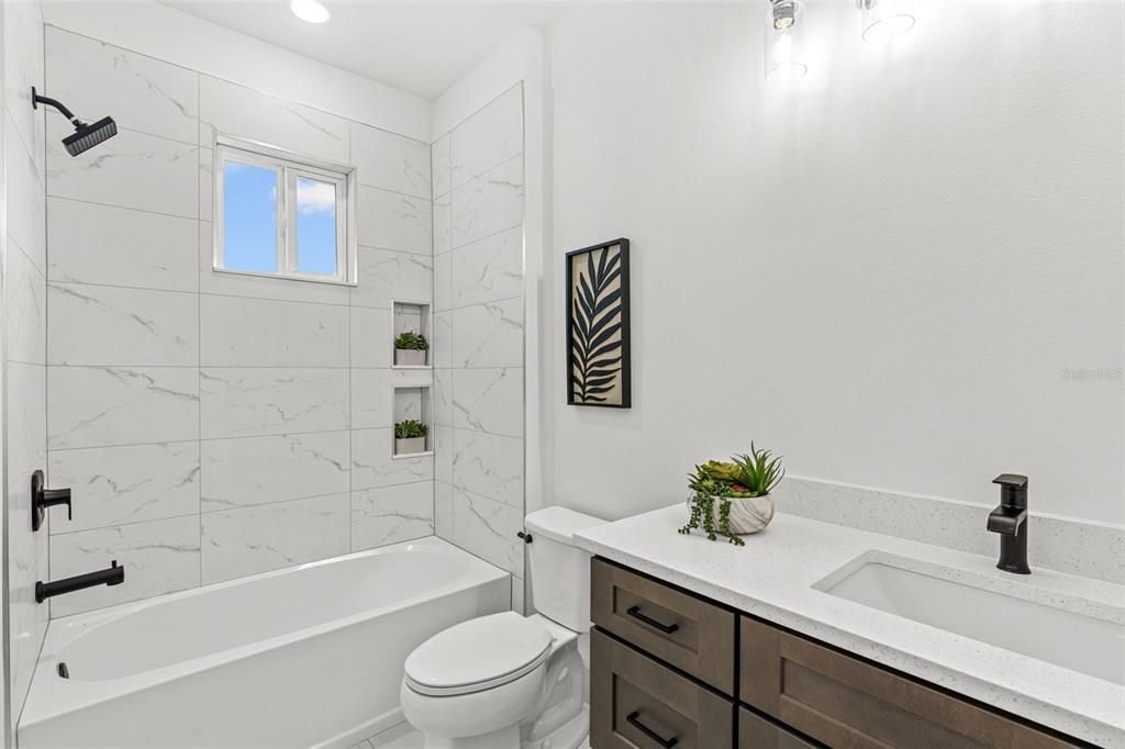 En Venta: $749,900 (4 camas, 3 baños, 2210 Pies cuadrados)