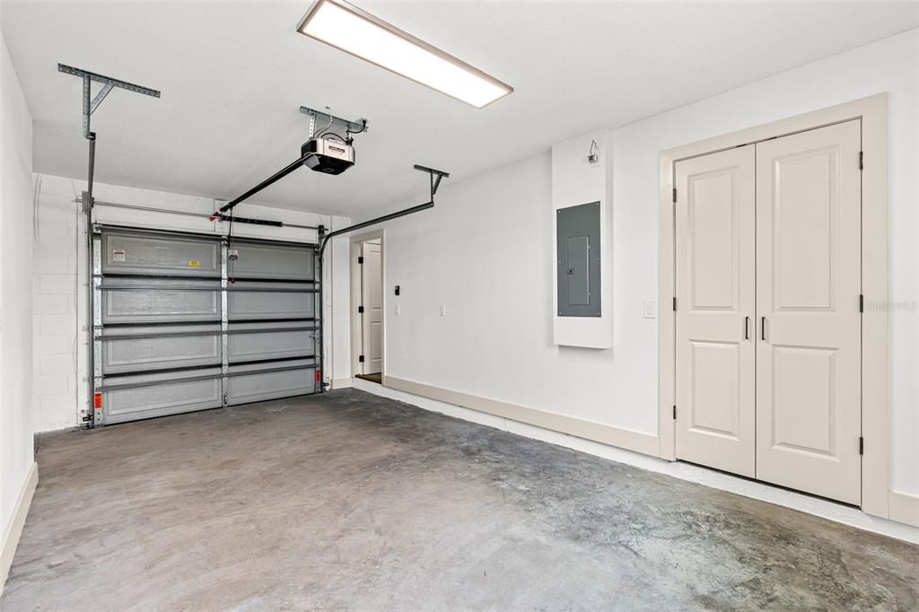 En Venta: $749,900 (4 camas, 3 baños, 2210 Pies cuadrados)
