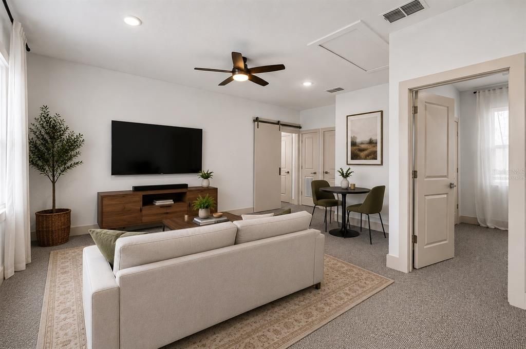 En Venta: $749,900 (4 camas, 3 baños, 2210 Pies cuadrados)