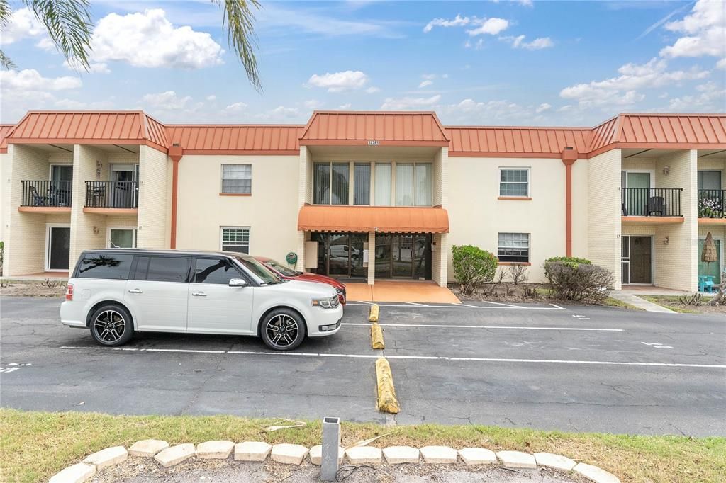 Active With Contract: $149,900 (1 beds, 1 baths, 645 Square Feet)