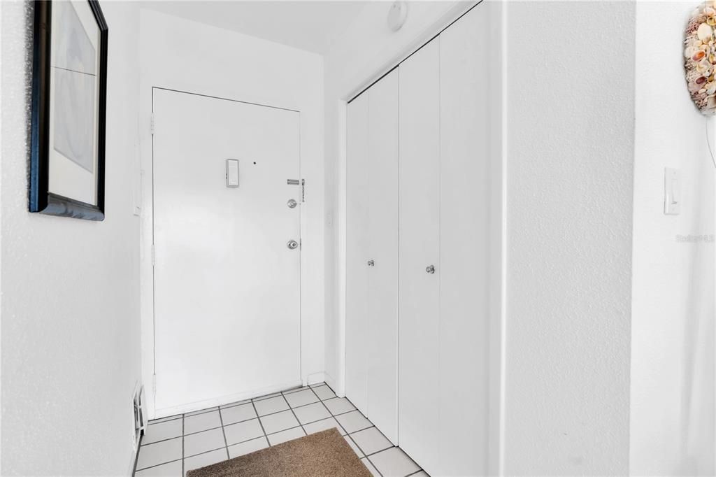 Active With Contract: $149,900 (1 beds, 1 baths, 645 Square Feet)