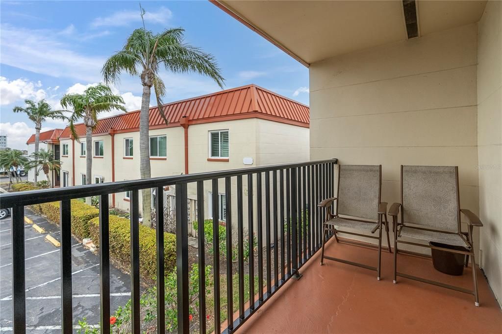 Active With Contract: $149,900 (1 beds, 1 baths, 645 Square Feet)