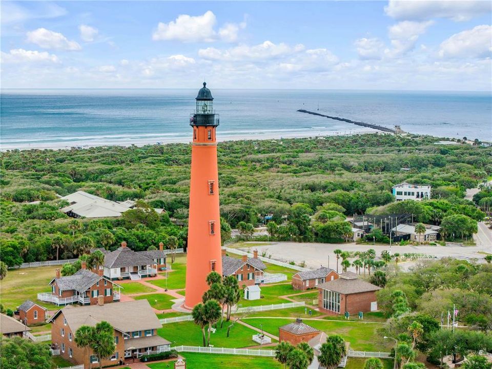 На продажу: $375,000 (0.24 acres)