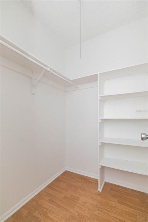 На продажу: $168,900 (2 спален, 2 ванн, 1138 Квадратных фут)