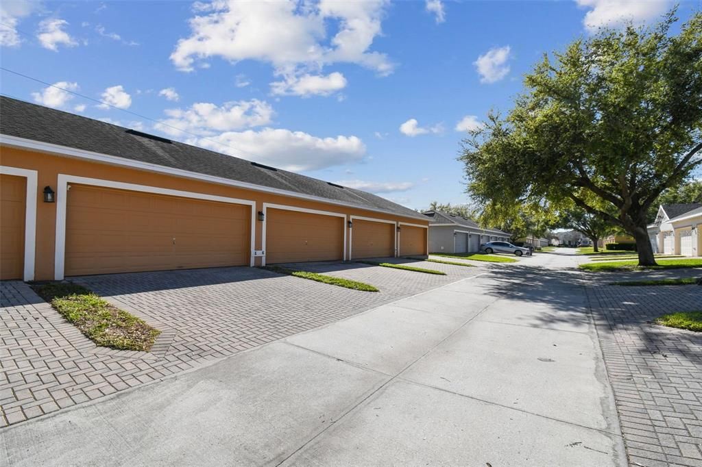 For Sale: $335,000 (2 beds, 2 baths, 1116 Square Feet)