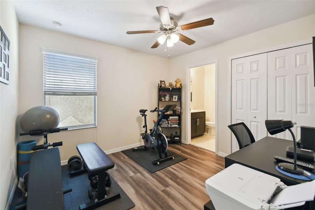 For Sale: $335,000 (2 beds, 2 baths, 1116 Square Feet)