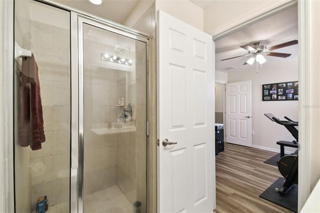 For Sale: $335,000 (2 beds, 2 baths, 1116 Square Feet)