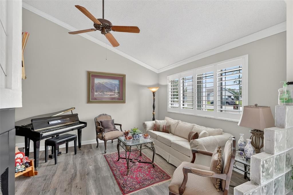 For Sale: $420,000 (3 beds, 2 baths, 1657 Square Feet)
