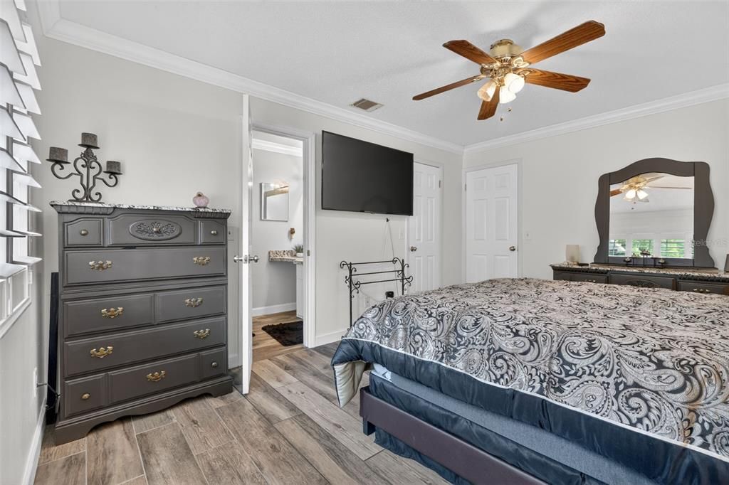 For Sale: $420,000 (3 beds, 2 baths, 1657 Square Feet)