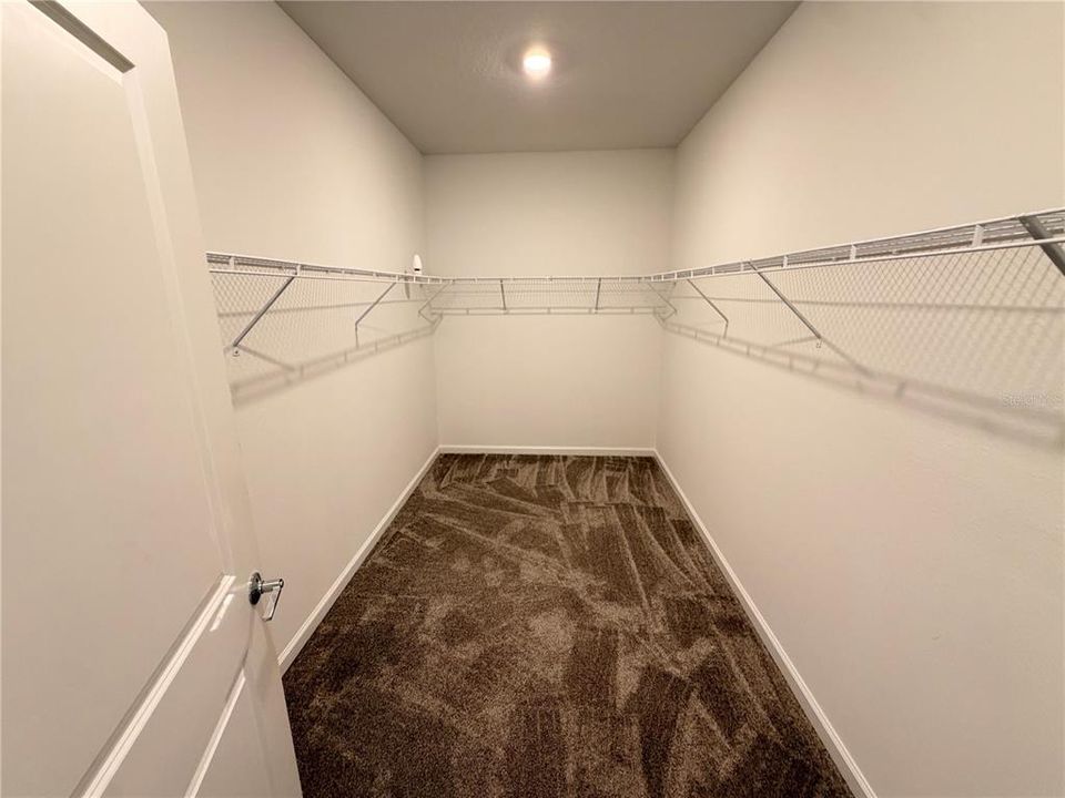 En Renta: $2,500 (4 camas, 2 baños, 3379 Pies cuadrados)