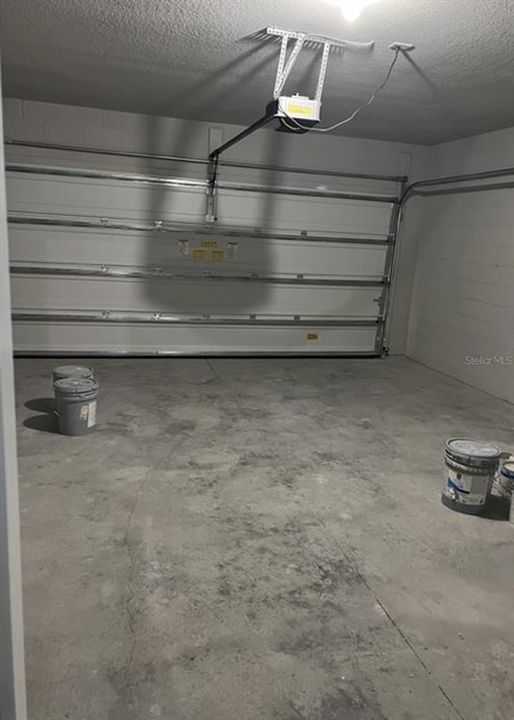 Activo con contrato: $2,350 (4 camas, 2 baños, 1678 Pies cuadrados)