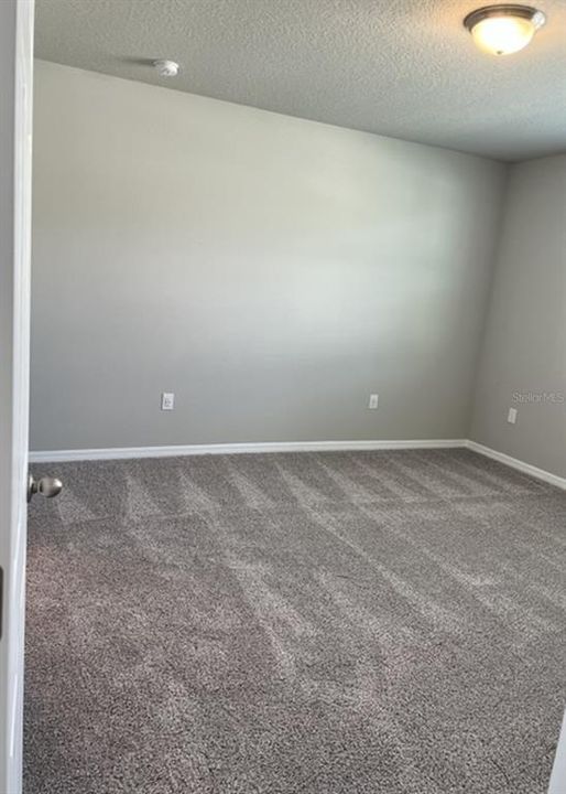 Activo con contrato: $2,350 (4 camas, 2 baños, 1678 Pies cuadrados)