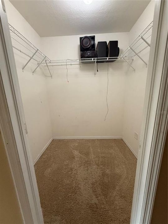 Activo con contrato: $249,000 (3 camas, 2 baños, 1669 Pies cuadrados)