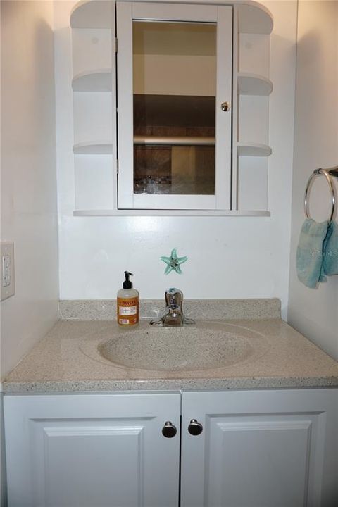 For Sale: $134,900 (2 beds, 1 baths, 825 Square Feet)