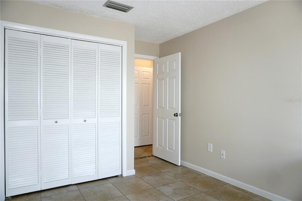 For Sale: $134,900 (2 beds, 1 baths, 825 Square Feet)