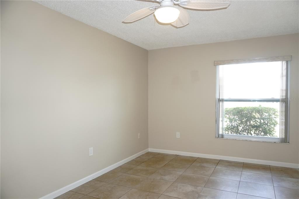 For Sale: $134,900 (2 beds, 1 baths, 825 Square Feet)