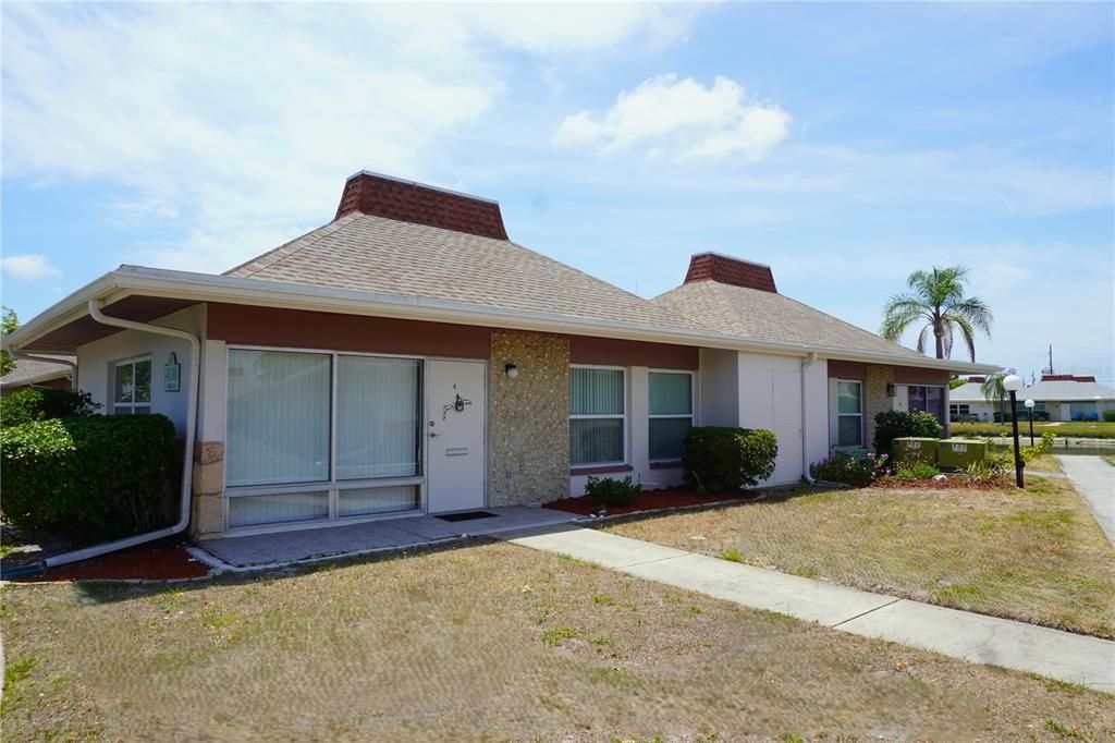 For Sale: $134,900 (2 beds, 1 baths, 825 Square Feet)