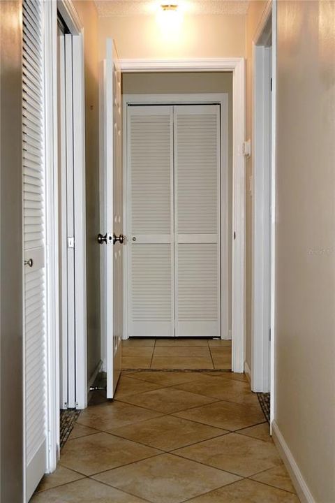 For Sale: $134,900 (2 beds, 1 baths, 825 Square Feet)