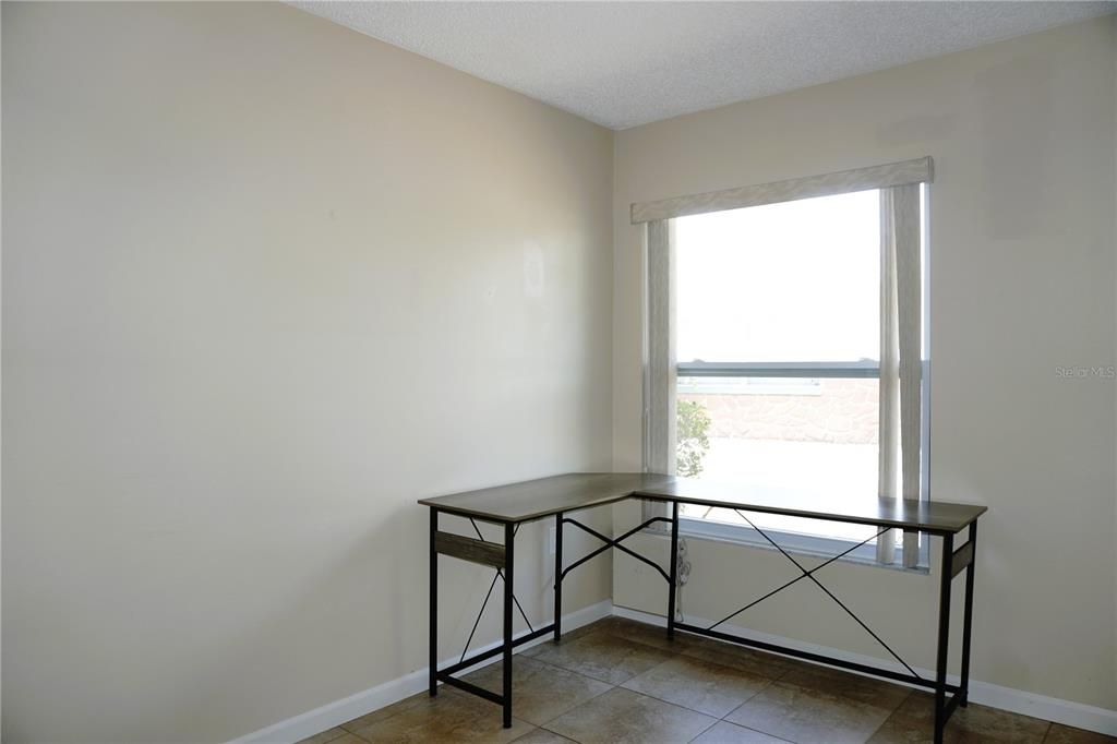 For Sale: $134,900 (2 beds, 1 baths, 825 Square Feet)