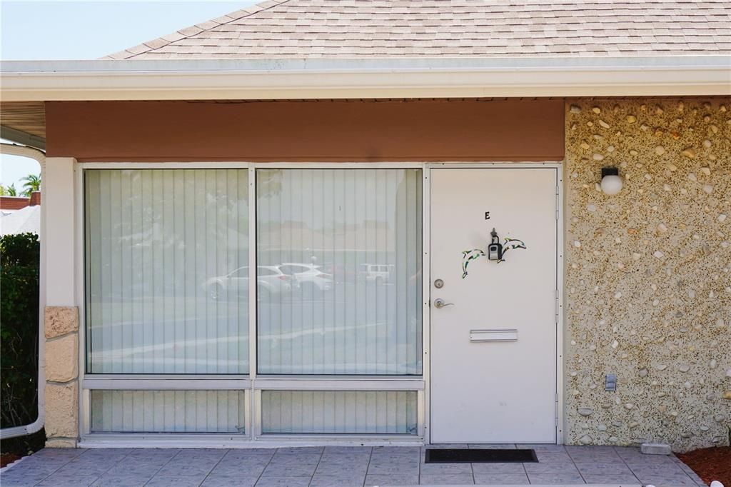 For Sale: $134,900 (2 beds, 1 baths, 825 Square Feet)