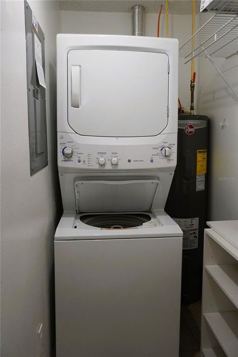 For Sale: $134,900 (2 beds, 1 baths, 825 Square Feet)