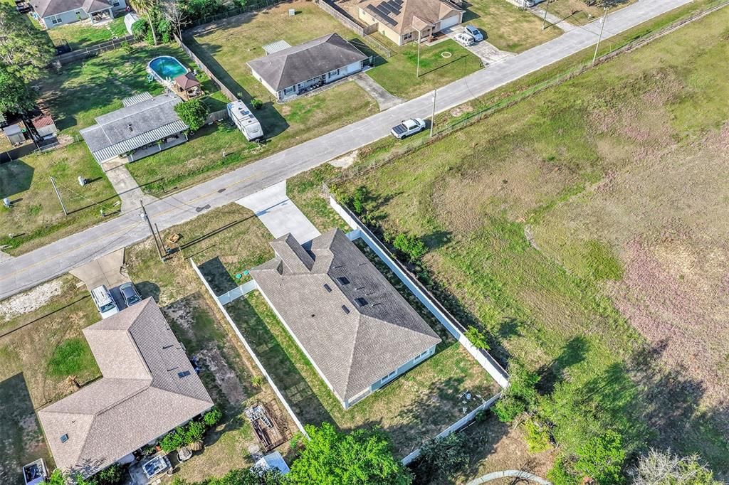Activo con contrato: $335,000 (4 camas, 3 baños, 2057 Pies cuadrados)