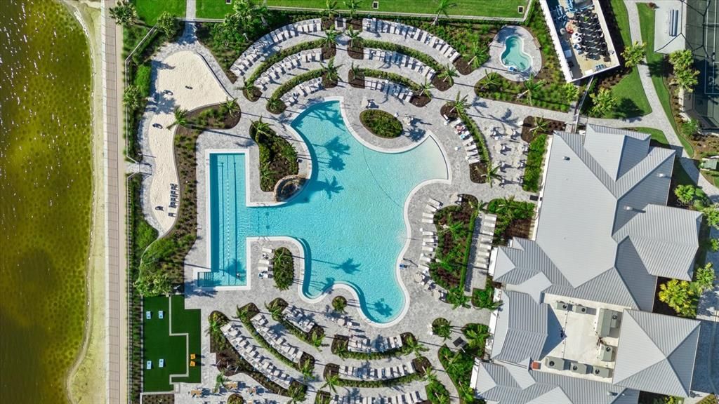 Под контрактом: $839,000 (3 спален, 2 ванн, 2056 Квадратных фут)