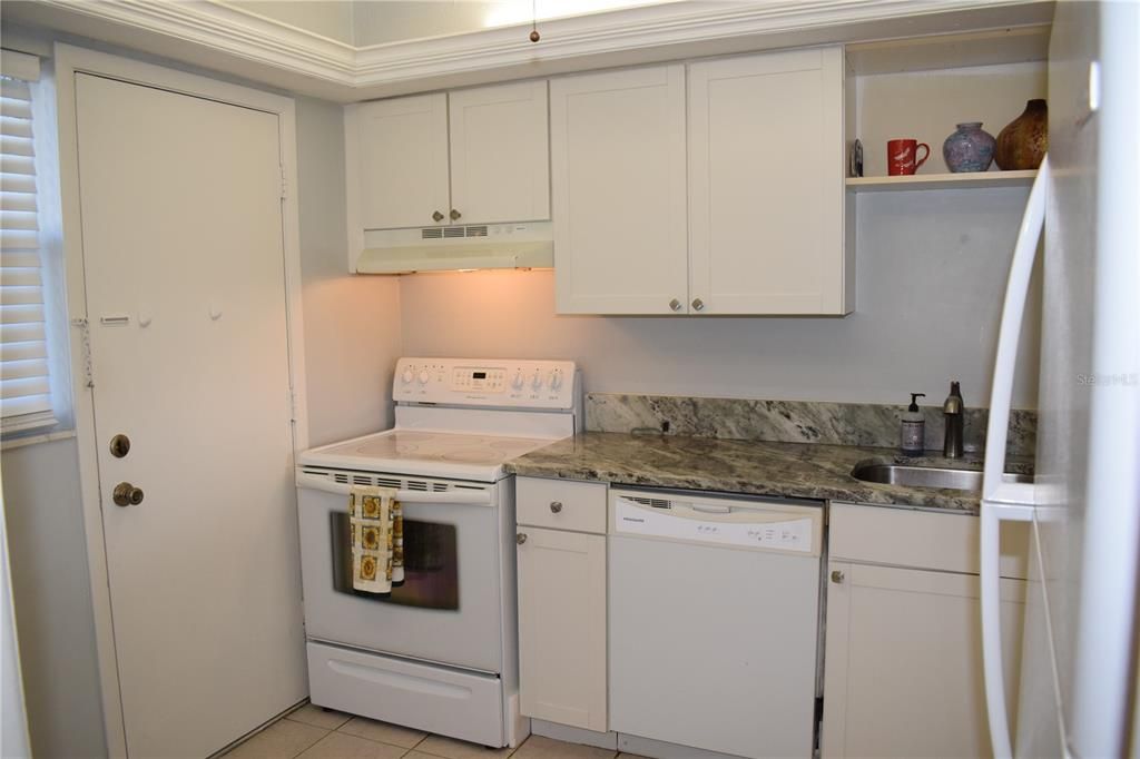 For Rent: $1,700 (1 beds, 1 baths, 763 Square Feet)