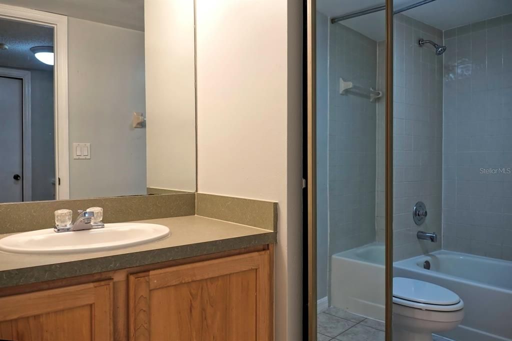 Active With Contract: $1,850 (2 beds, 2 baths, 1285 Square Feet)