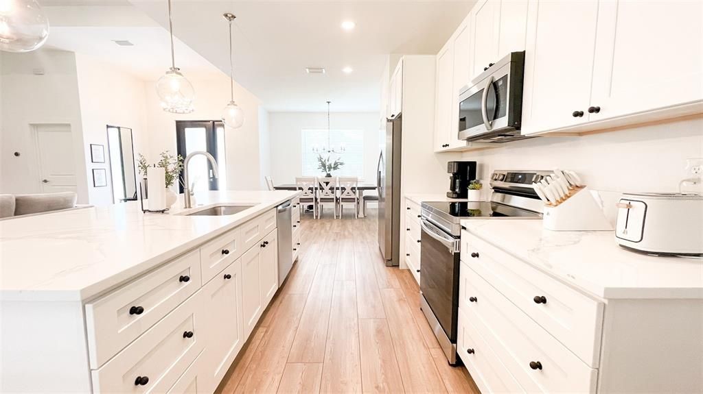 For Rent: $2,600 (3 beds, 3 baths, 1830 Square Feet)