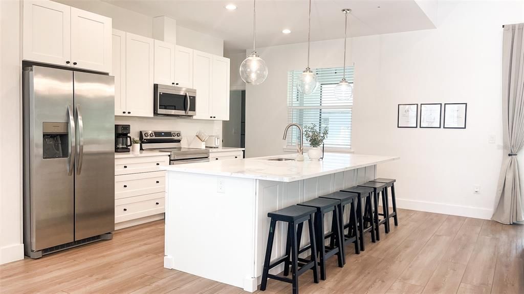 For Rent: $2,600 (3 beds, 3 baths, 1830 Square Feet)