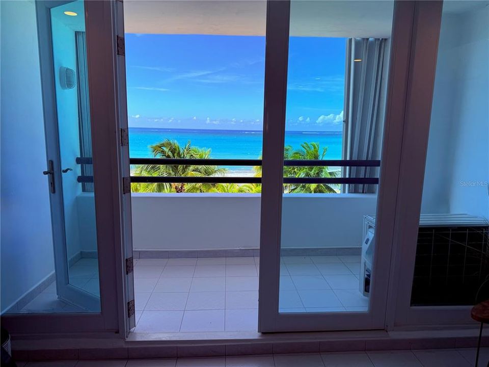 For Sale: $590,000 (2 beds, 1 baths, 980 Square Feet)