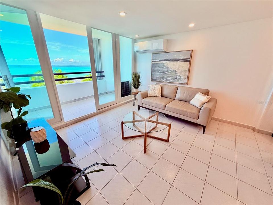 For Sale: $590,000 (2 beds, 1 baths, 980 Square Feet)