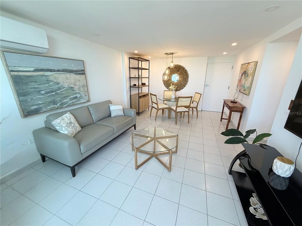 For Sale: $590,000 (2 beds, 1 baths, 980 Square Feet)