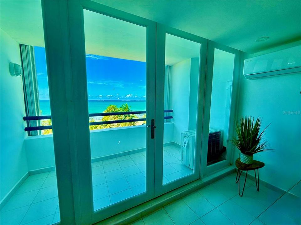 For Sale: $590,000 (2 beds, 1 baths, 980 Square Feet)