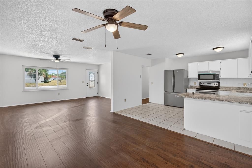 For Sale: $229,900 (3 beds, 2 baths, 1342 Square Feet)
