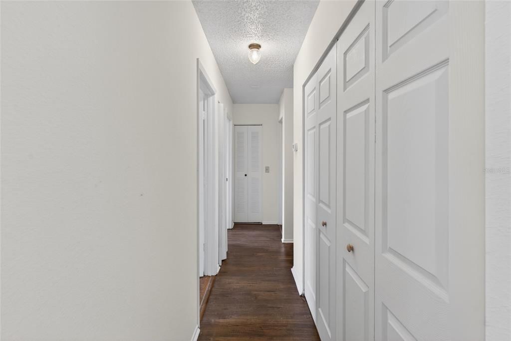 For Sale: $229,900 (3 beds, 2 baths, 1342 Square Feet)