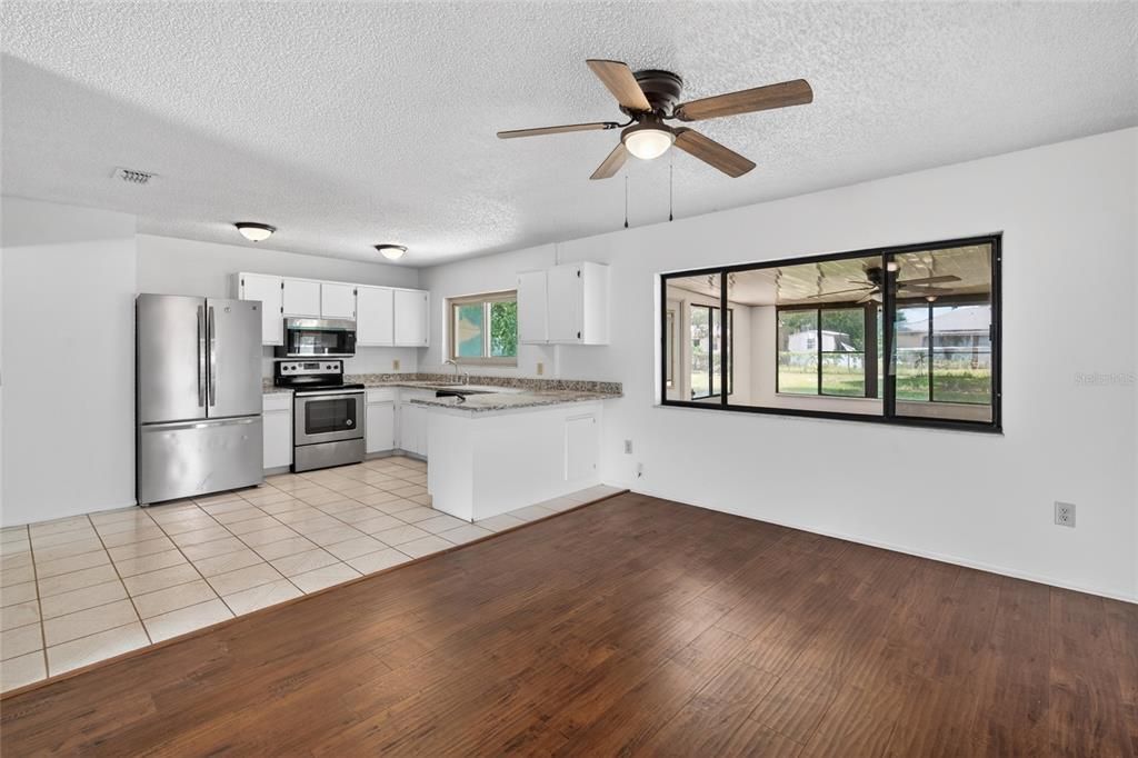 For Sale: $229,900 (3 beds, 2 baths, 1342 Square Feet)
