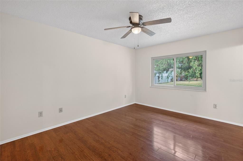 For Sale: $229,900 (3 beds, 2 baths, 1342 Square Feet)